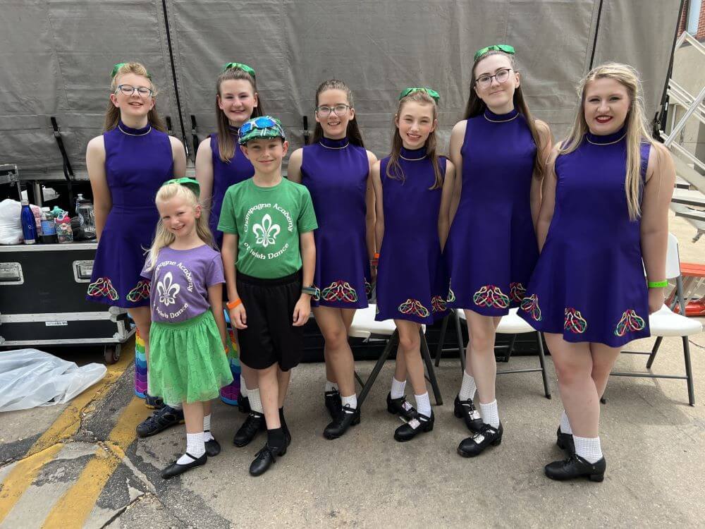 champagne-irish-dance-students-lined-up-for-group-photo